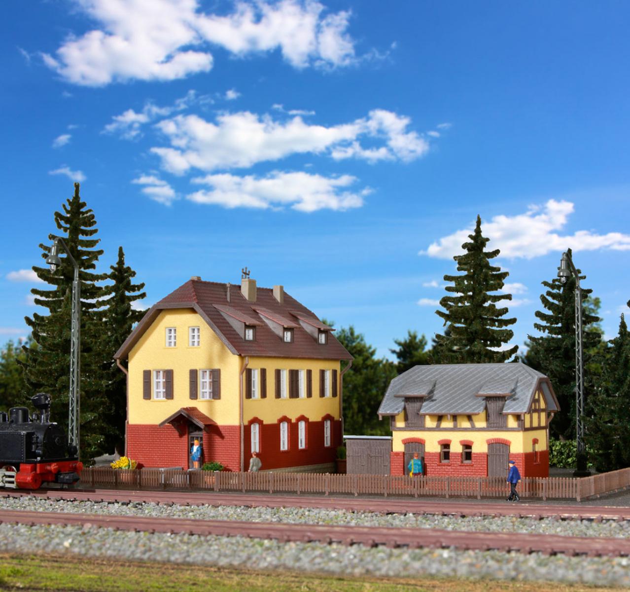 Kibri 37112 N Eisenbahnergebäude m. Nebeng.