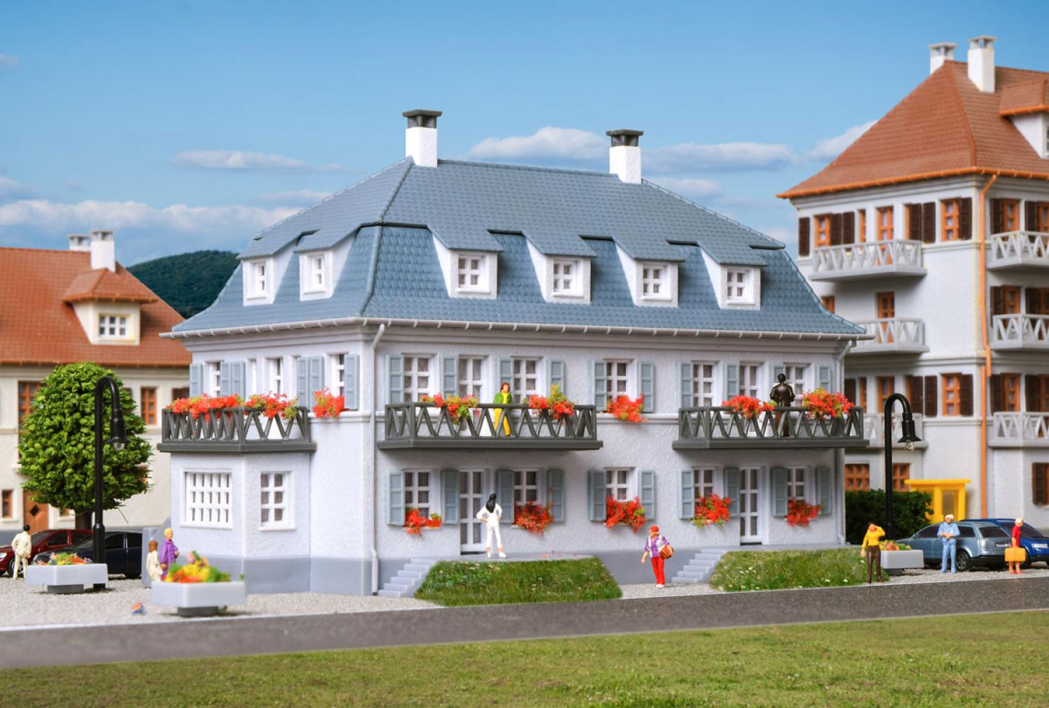 Kibri 37169 N Stadthaus m. Balkon + Terrasse