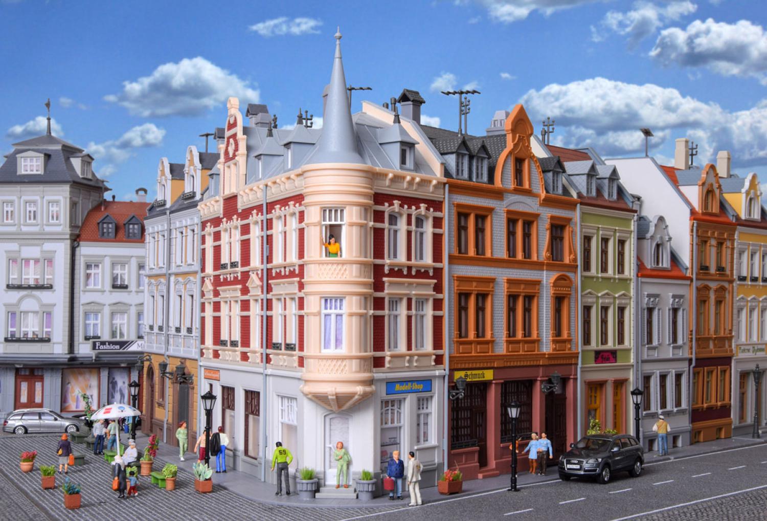 Kibri 38295 H0 Stadthaus mit Figur u. HBL