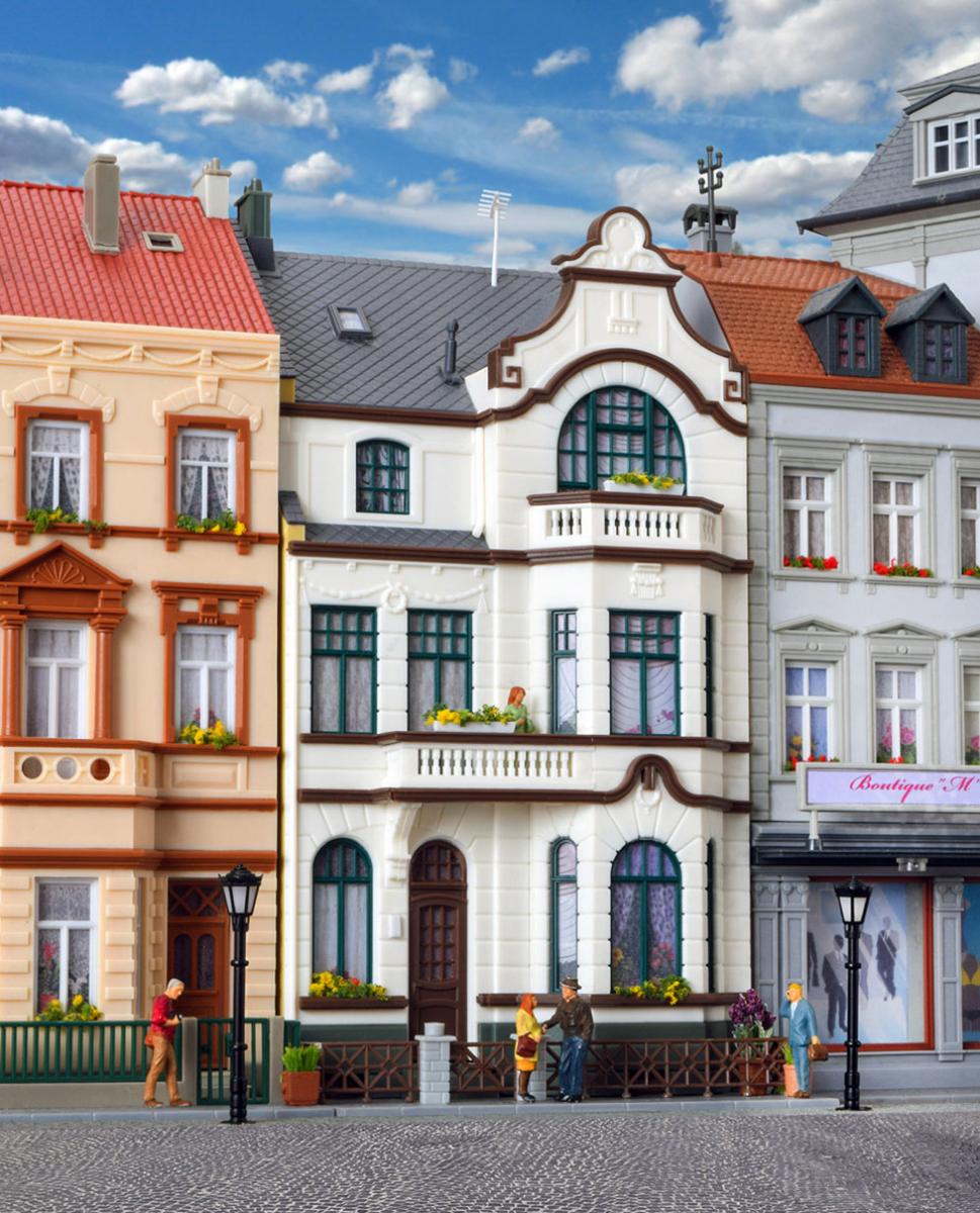 Kibri 39103 H0 Buergerhaus m. Atelier in