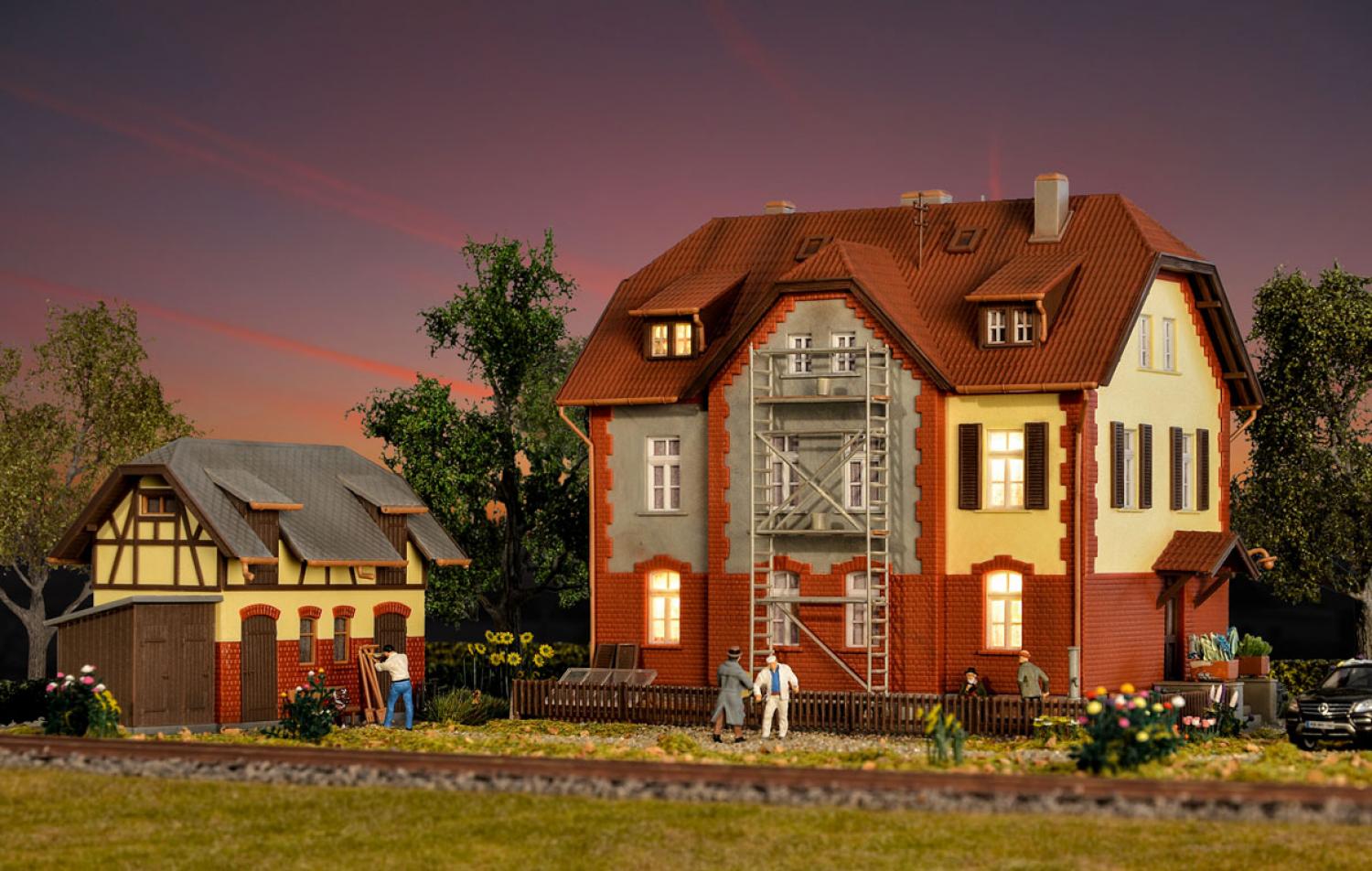 Kibri 39315 H0 Eisenbahner Wohnhaus mit N