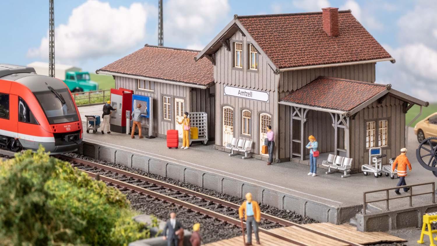 Noch 16268 Figuren-Set “Bahnsteig” H0