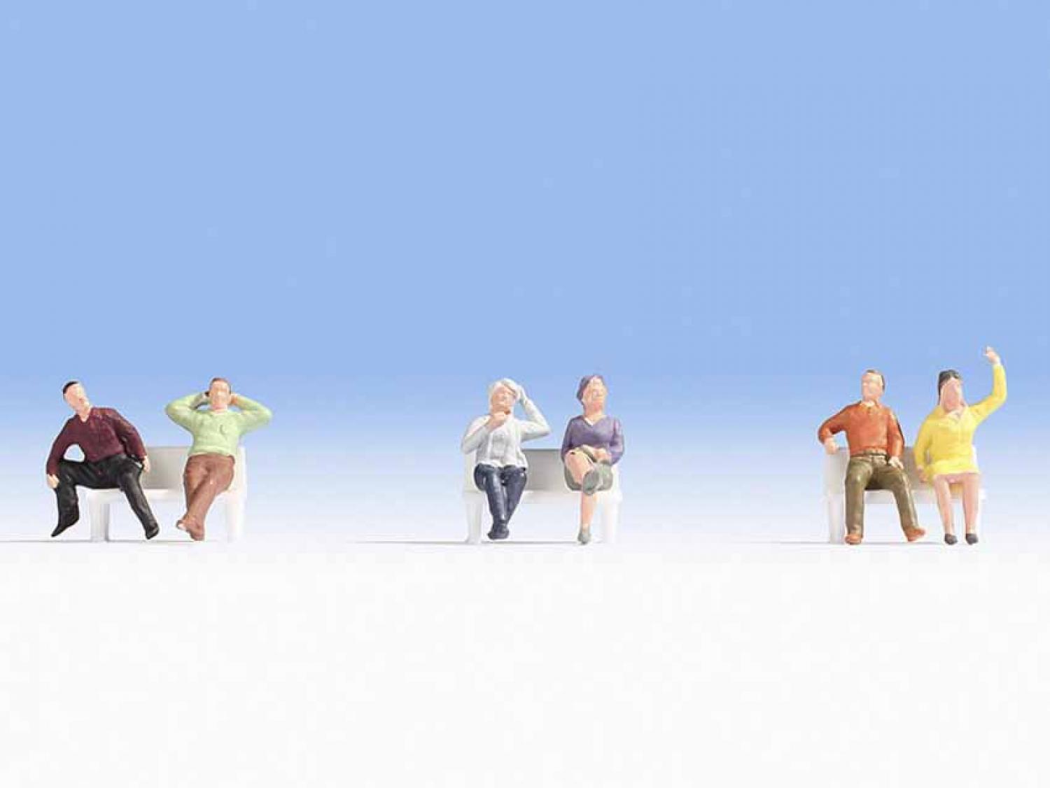 Noch 18132 H0 Sitzende (ohne Bänke)