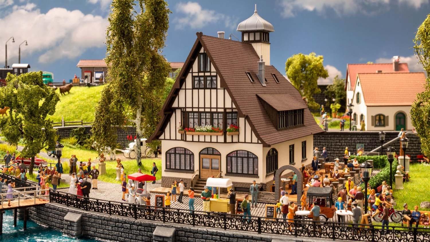 Noch 66401 H0 Wirtshaus mit Biergarten (LaserCut)