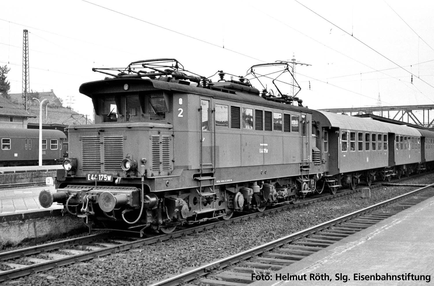 Piko 51192 ~E-Lok BR E44 W DB III (AC/mfx/Sound)