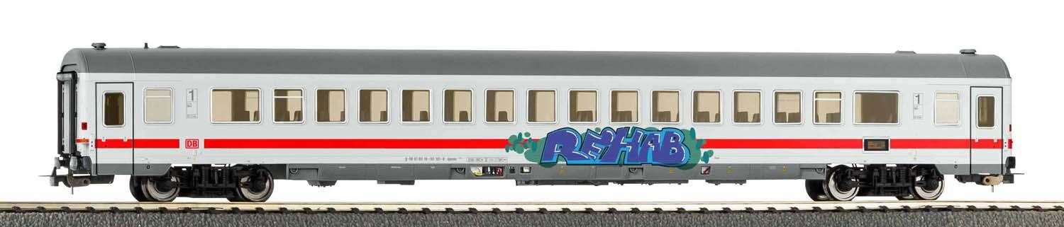 PIKO 58849 Personenwg. Apmmz 126 1. Kl., mit Graffiti