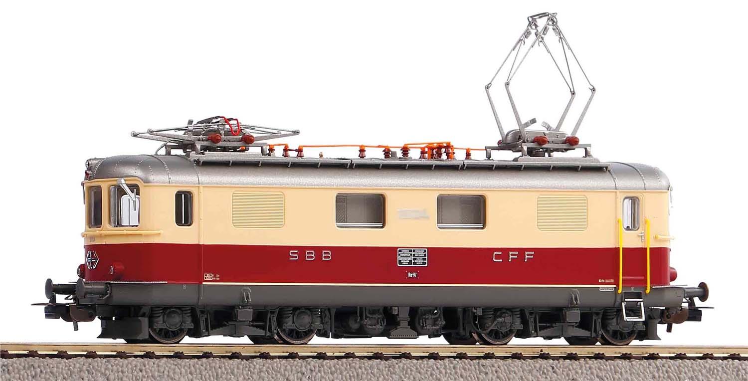 PIKO 96889 E-Lok Re 4/4 I 10033 TEE IV + DSS PluX22