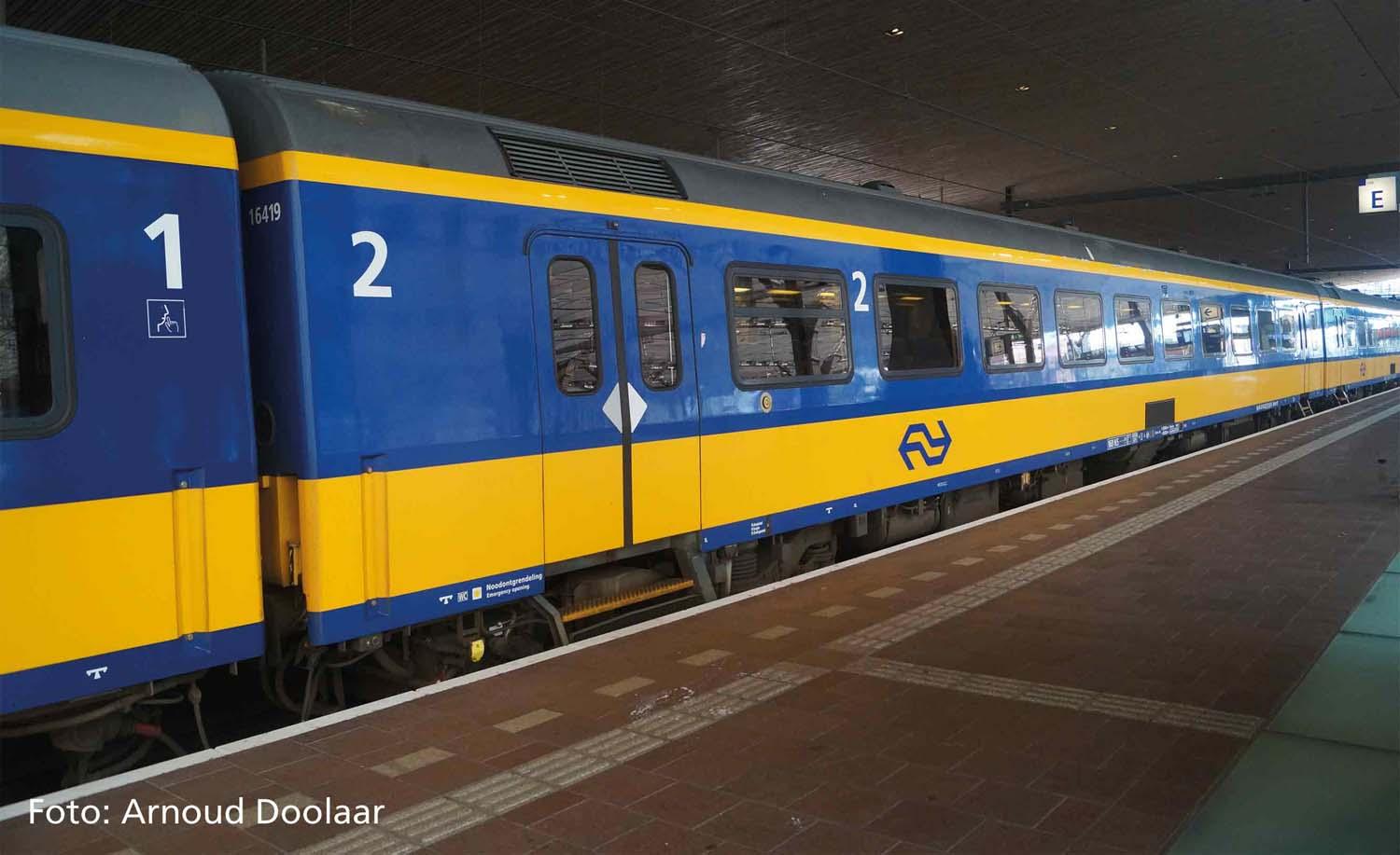 PIKO 97646 Personenwg. ICR 2. Kl. mit Gepäckabteil NS VI