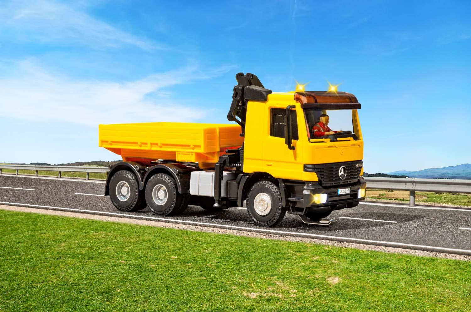 Viessmann 8023 MB Actros Zugmaschine
