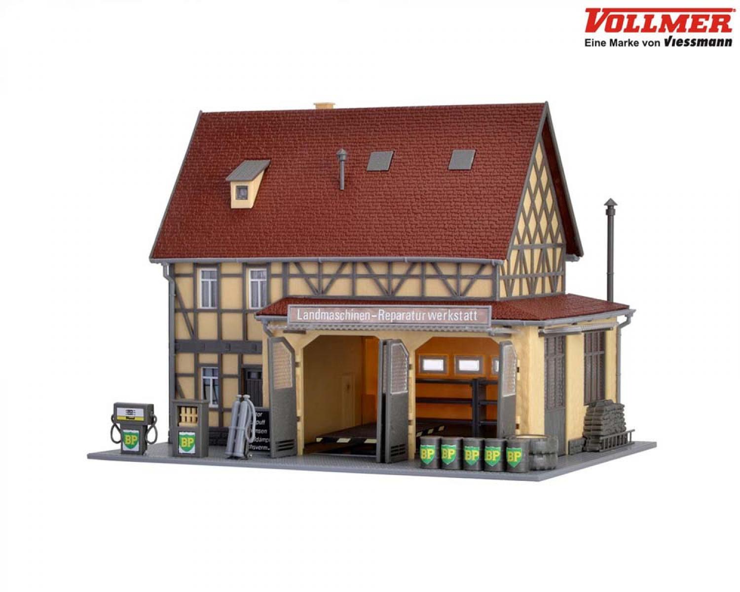 Vollmer 43682 H0 Landmaschinen-Werkstatt (LED)