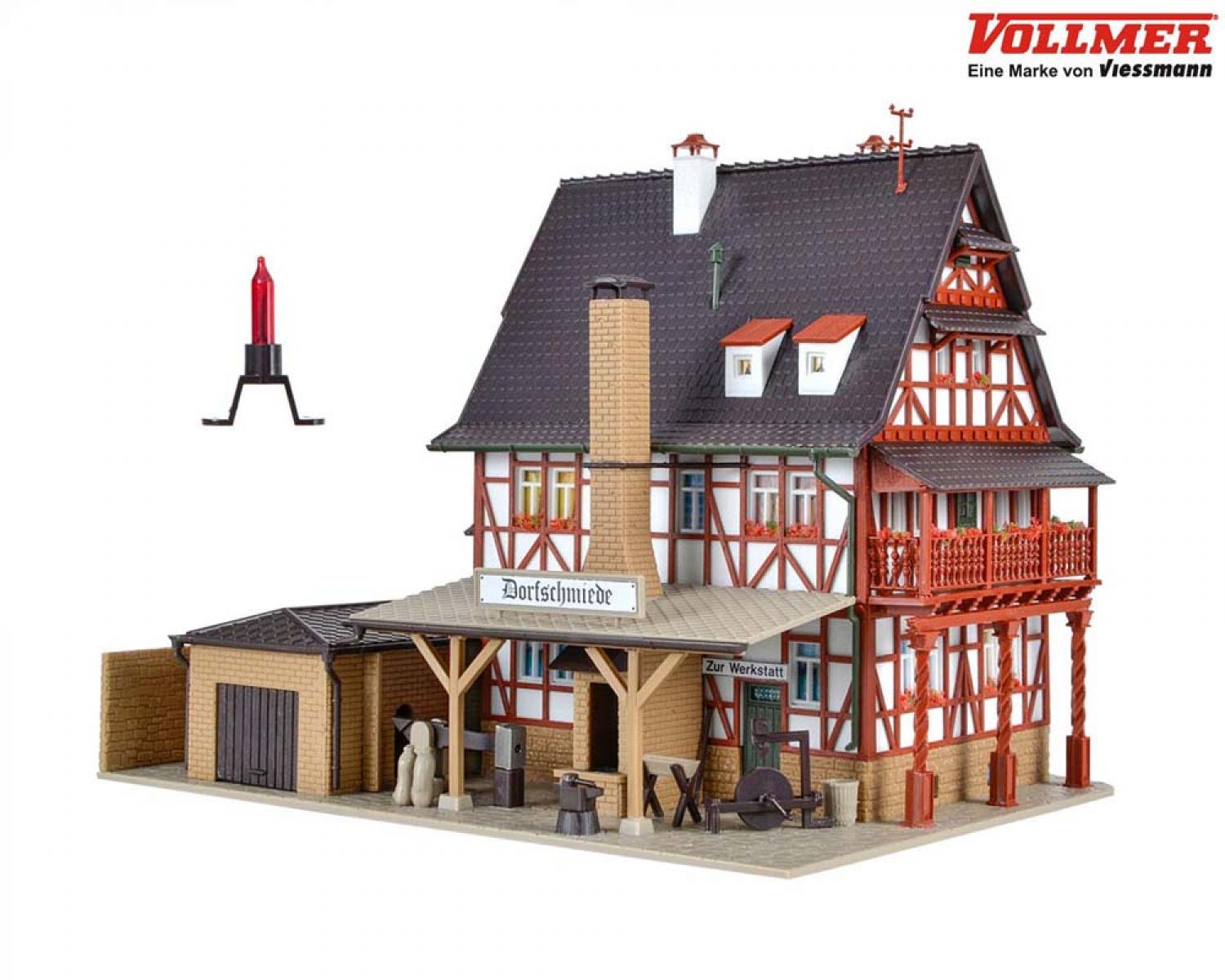 Vollmer 43696 H0 Dorfschmiede mit Zubehör