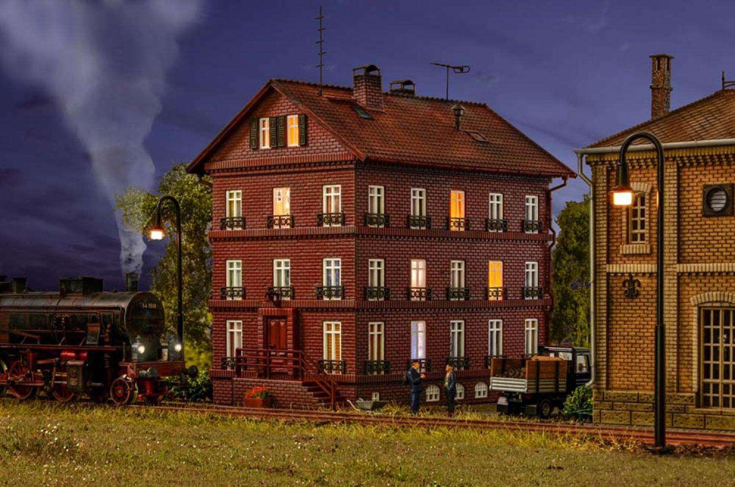Vollmer 43805 H0 Eisenbahner-Wohnhaus