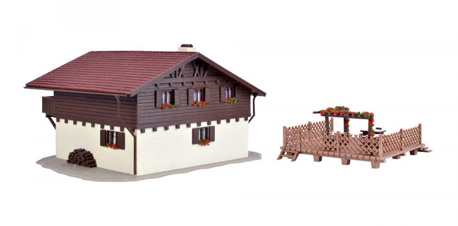 Vollmer 43960 H0 Almgasthof mit Holzterrasse