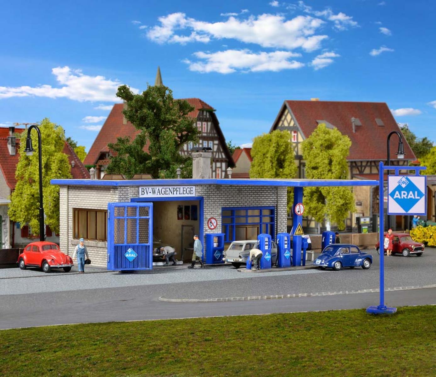 Vollmer 45156 H0 Aral-Tankstelle