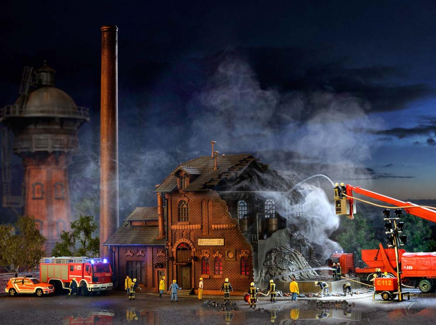 Vollmer 45601 H0 Brennende Fabrik mit Flack