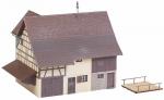 FALLER 130557 Scheune mit Hocheinfahrt