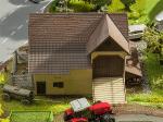 FALLER 130557 Scheune mit Hocheinfahrt