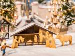 Noch 14394 H0 Weihnachtsmarkt-Krippe mit Figuren